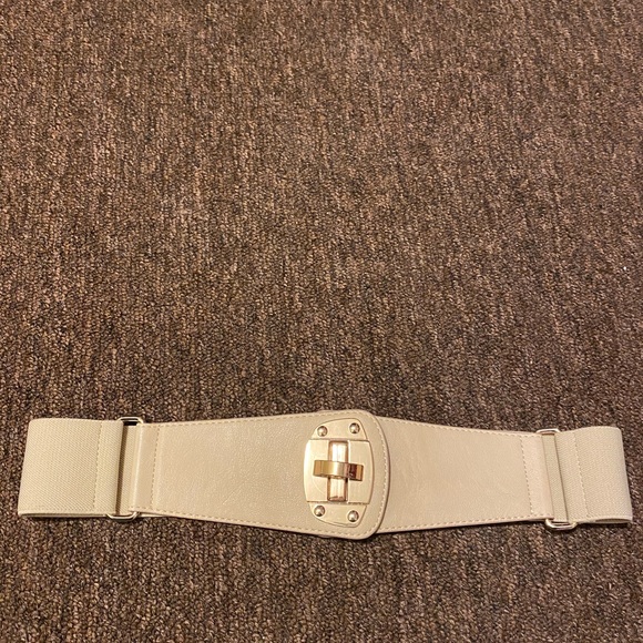 The Limited Accessories - The Limited cream interlocking wide band belt